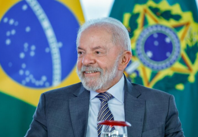 Lula apresenta o “soberanês”, seu novo dialeto, em pronunciamento nacional