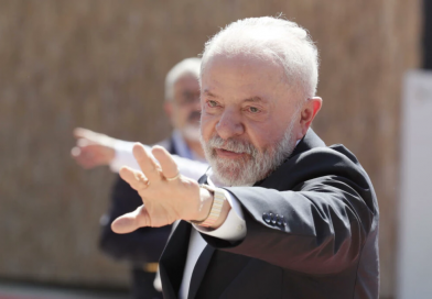 Lula sanciona lei que cria 330 cargos comissionados no STJ