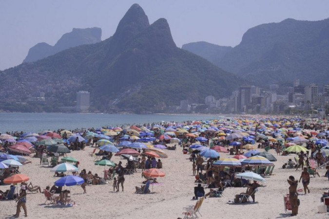 Turistas Estrangeiros Gastam US$ 3,7 Bilhões no Brasil no Primeiro Semestre: Recorde Histórico