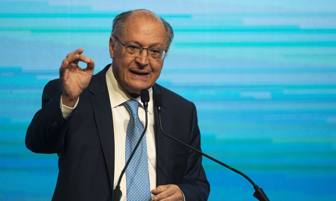 Após Cerimônia com Haniyeh, Alckmin Se Reúne com Presidente do Irã