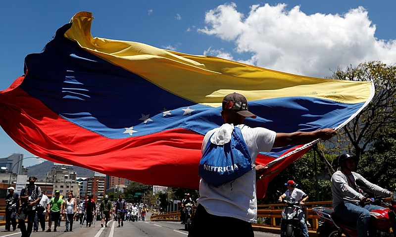 Brasil Propõe Comissão de Chanceleres para Gerenciar Crise na Venezuela