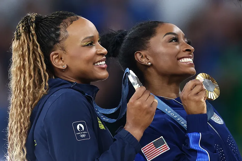 Adriano Imperador Parabeniza Rebeca Andrade e Envia Mensagem de Apoio a Simone Biles
