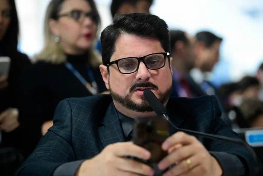 Decisão de Moraes: Redes Sociais e R$ 50 Milhões de Marcos Do Val São Bloqueados