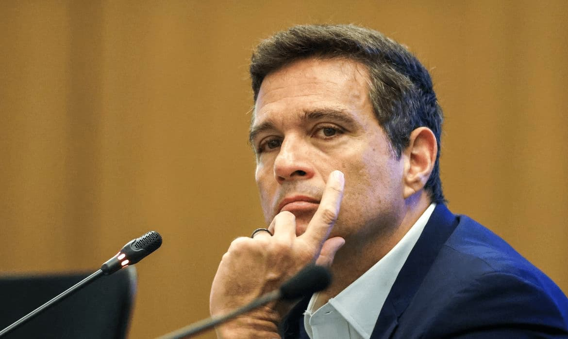 PT Critica Campos Neto e Banco Central Após Manutenção da Taxa de Juros