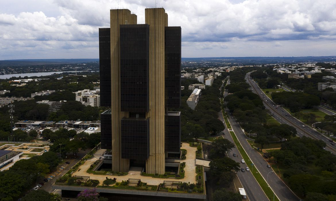 Diretores do BC Terão que Esperar 60 Dias para Reuniões com a Mesma Instituição