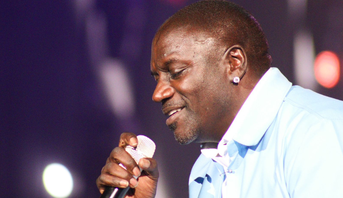 “Dia lindo”: Akon Comemora Apresentação no Rock in Rio 2024