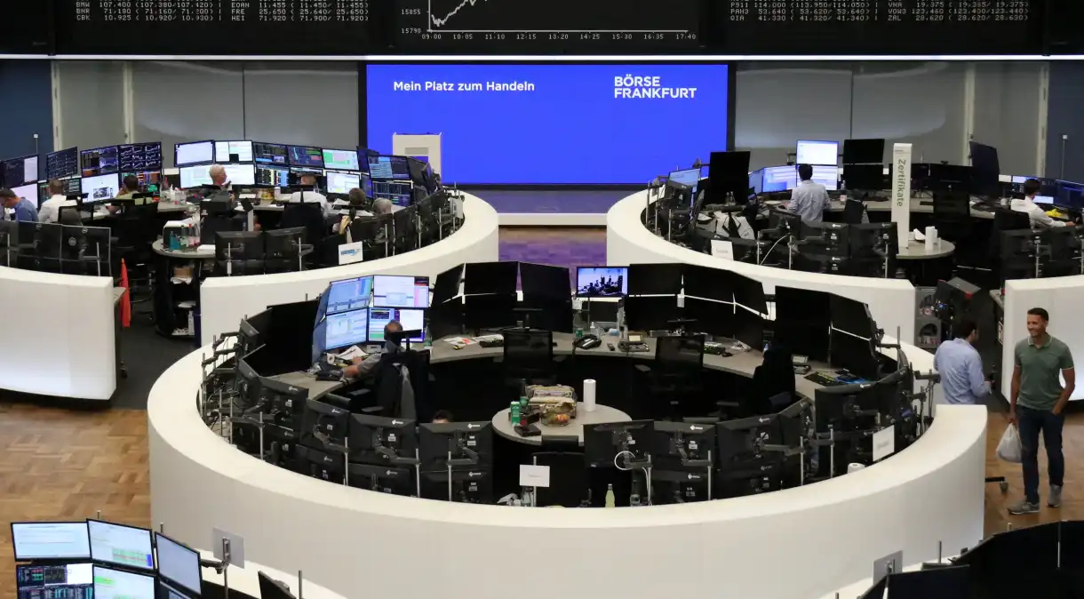 Queda nas Bolsas Europeias Reflete Pressões Econômicas dos EUA e China
