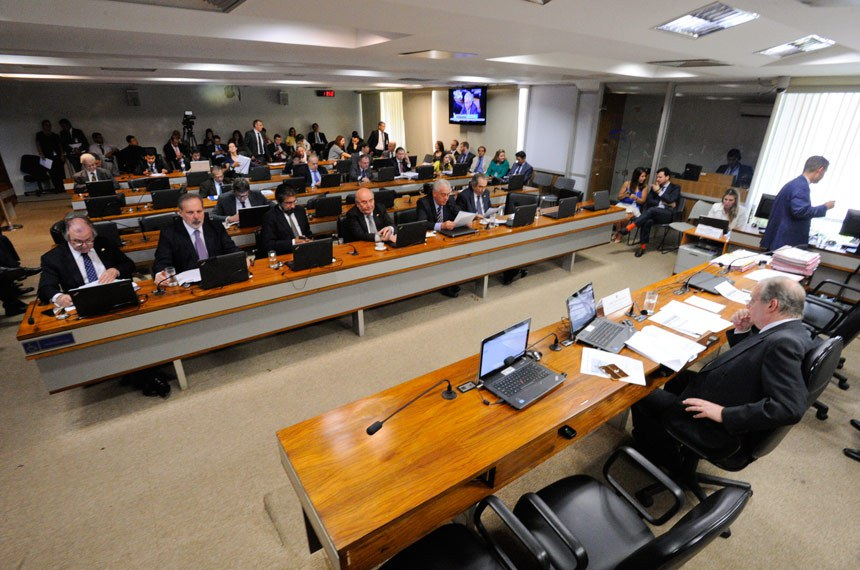 Em novo julgamento no STF, Bolsonaro repete estratégia que marcou sua derrota nas eleições de 2022