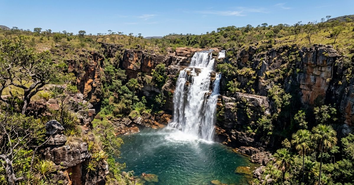 Mais de 240 mil hectares de Cerrado em Goiás: o parque criado em 1961 protege rios, cachoeiras e cânions e integra uma área reconhecida como Patrimônio Mundial pela Unesco