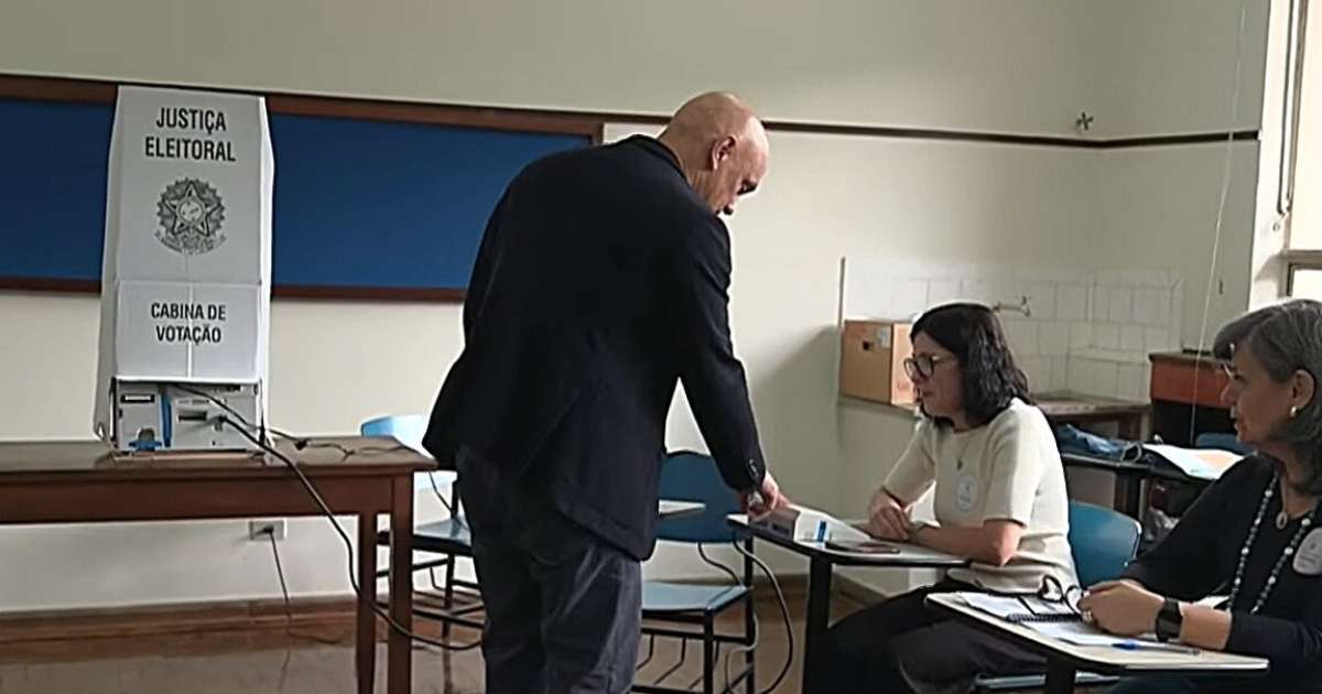 ‘Sistema eleitoral do Brasil é o melhor do mundo’, diz Alexandre de Moraes ao votar em São Paulo