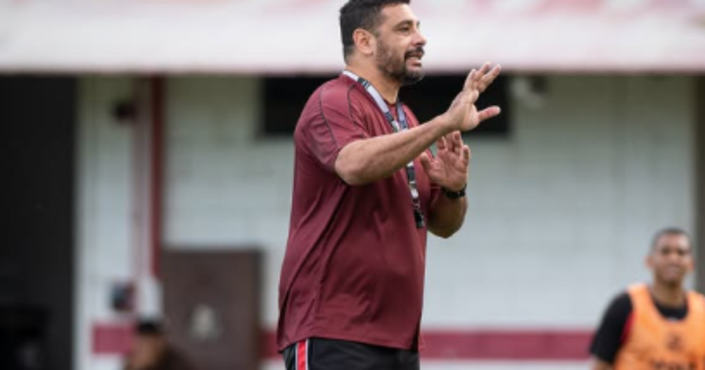 Diego Souza recebe suspensão preventiva de um mês por usar licença de técnico falsificada