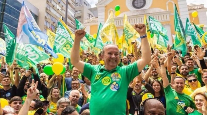 Jorginho Mello é reeleito governador de Santa Catarina
