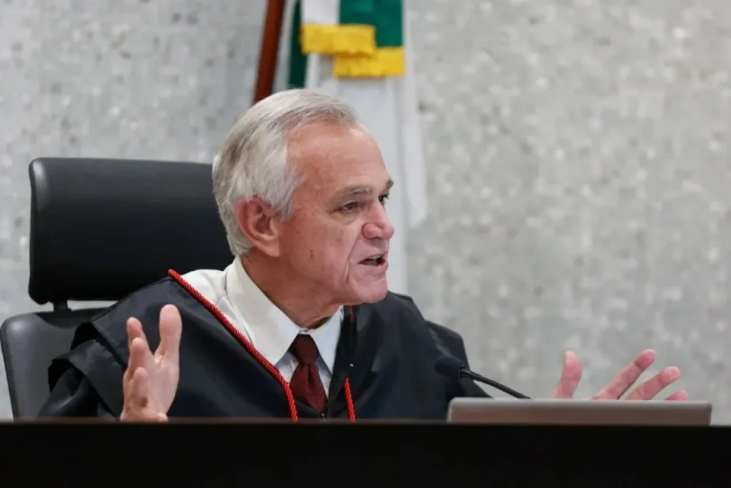Presidente do TRE-DF faz apelo para que idosos e jovens votem: "Democracia"
