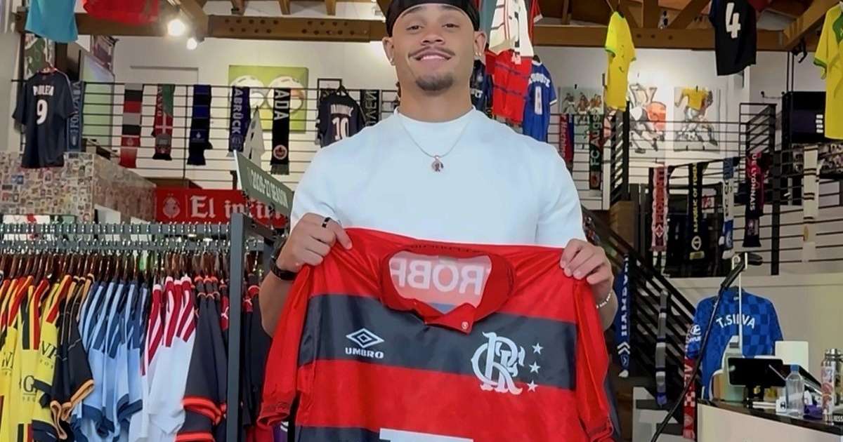 Astro do Tottenham aparece com camisa histórica do Flamengo