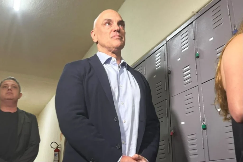 Moraes elogia Nunes e diz que "Justiça Eleitoral é exemplo para o mundo"