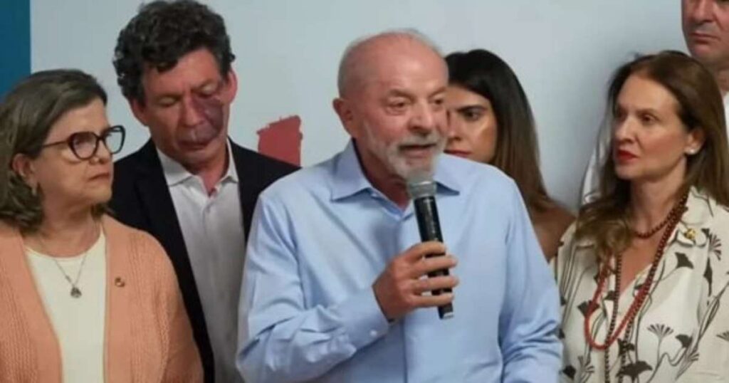 'Clubes podem virar empresas', cobra Lula em discurso sobre bets