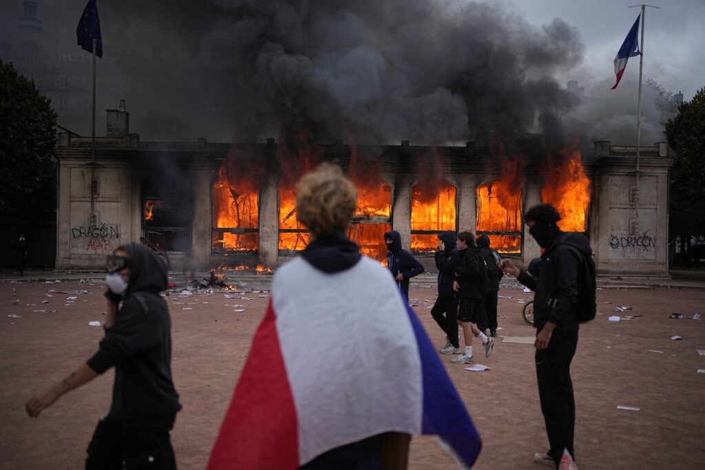 Tempestade fiscal perfeita está por trás de protestos na França