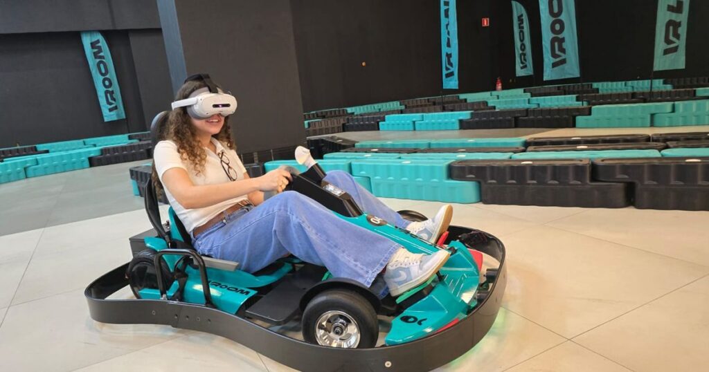 Kart com realidade virtual estreia no Shopping Vila Olímpia e combina velocidade e tecnologia em experiência imersiva