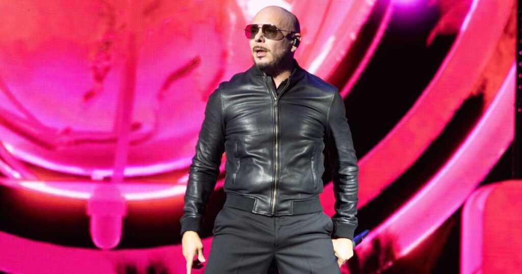 Pitbull anuncia show único no Brasil para 2027 com Pedro Sampaio; data, ingressos, cidade e mais