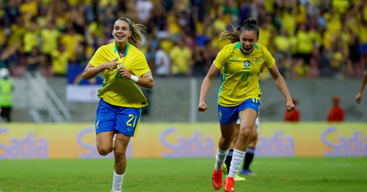 Brasil abre 2 a 0, mas cede empate à Argentina na Arena de Pernambuco