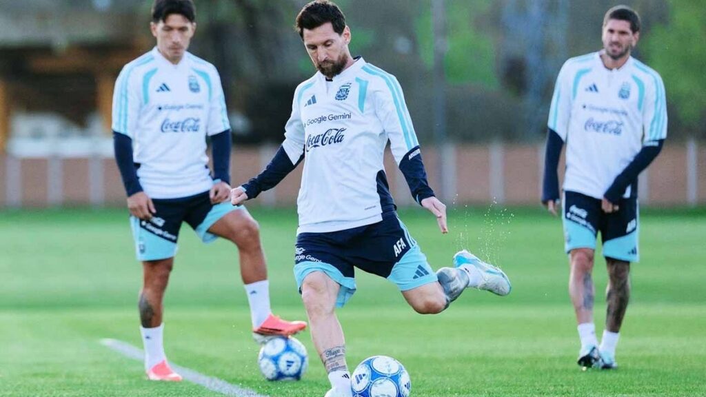 Messi comprava motos para funcionários da seleção argentina, revela ex-auxiliar