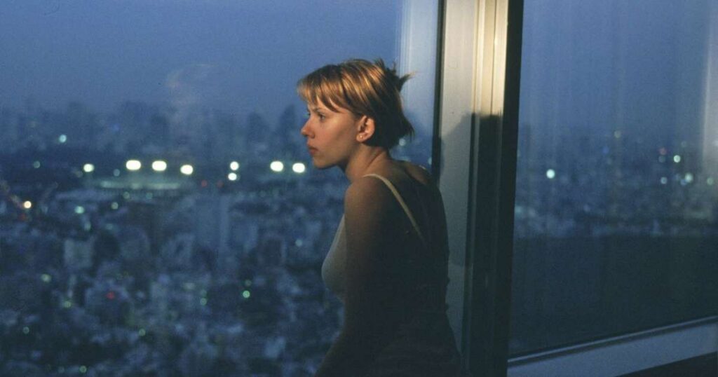A psicologia explica: se depois de passar tempo com os amigos, você se sente mais sozinho ao voltar para casa, pode estar com 'ressaca social'