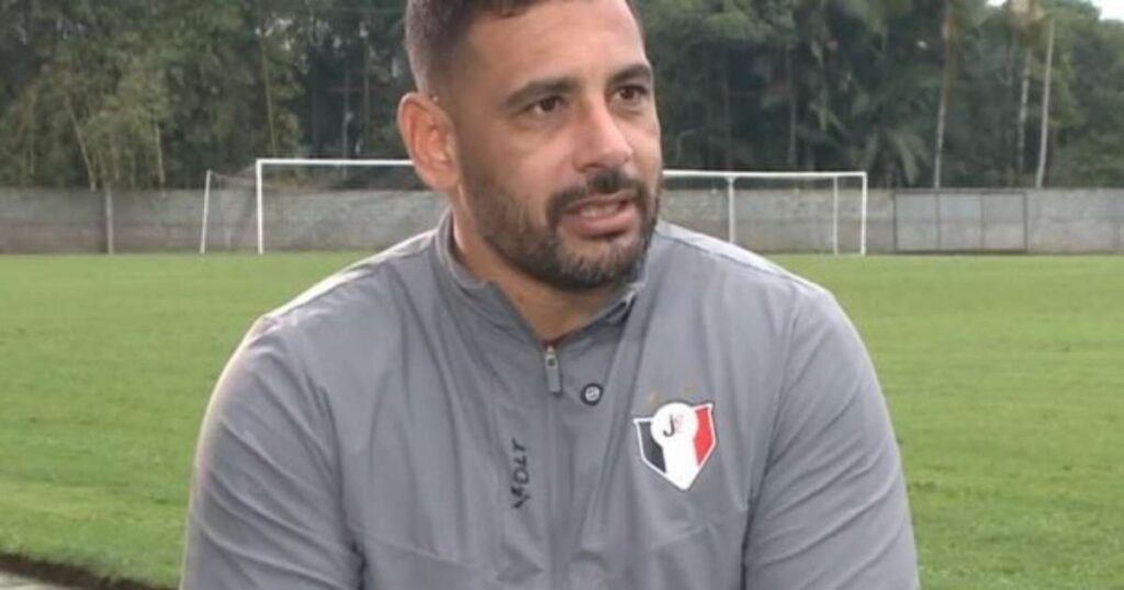 Diego Souza é suspenso por conta do uso de licença falsa de treinador