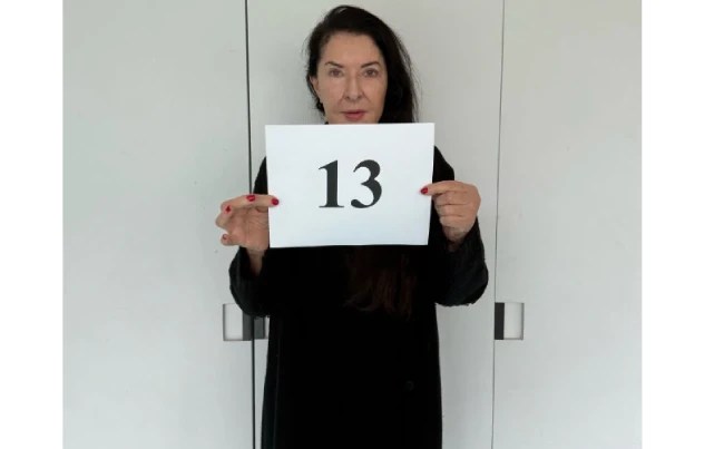 Marina Abramović declara apoio ao presidente Lula em nome da democracia