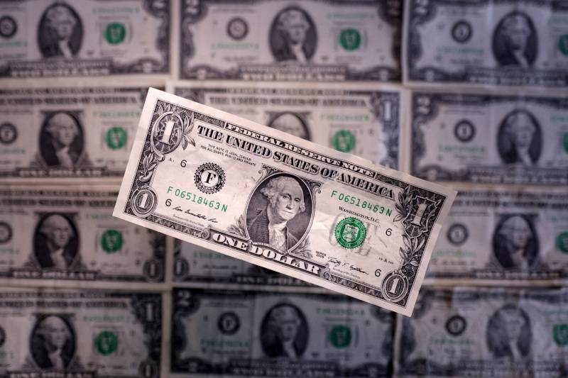 Dólar volta a subir: é um bom momento para investir lá fora?