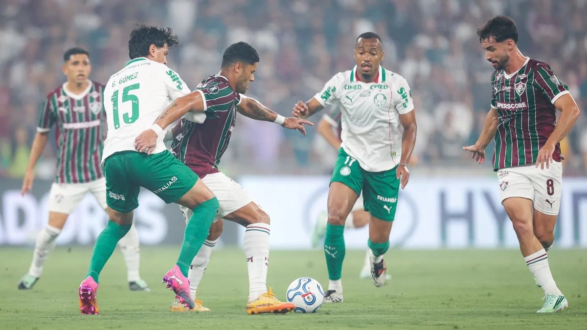 Mercado Livre leva 22 idosos ao campo com Fluminense e Palmeiras