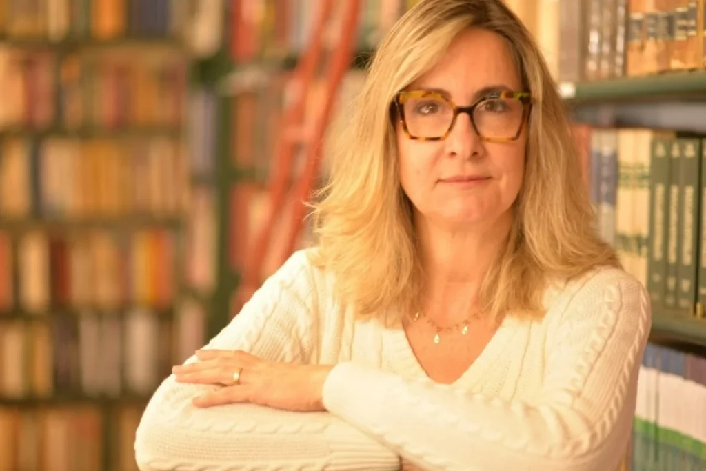 Economista de Flávio não entende Bolsa Família, diz Carla Beni; Vídeo