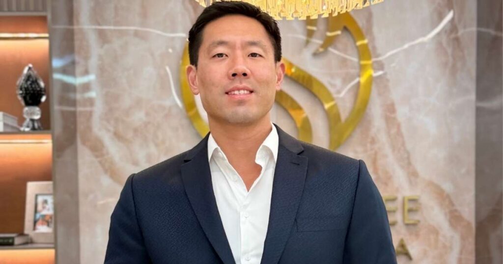 Dr. Seung Lee destaca avanço do lifting facial na busca por naturalidade